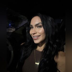 Meet your Posher, Monica